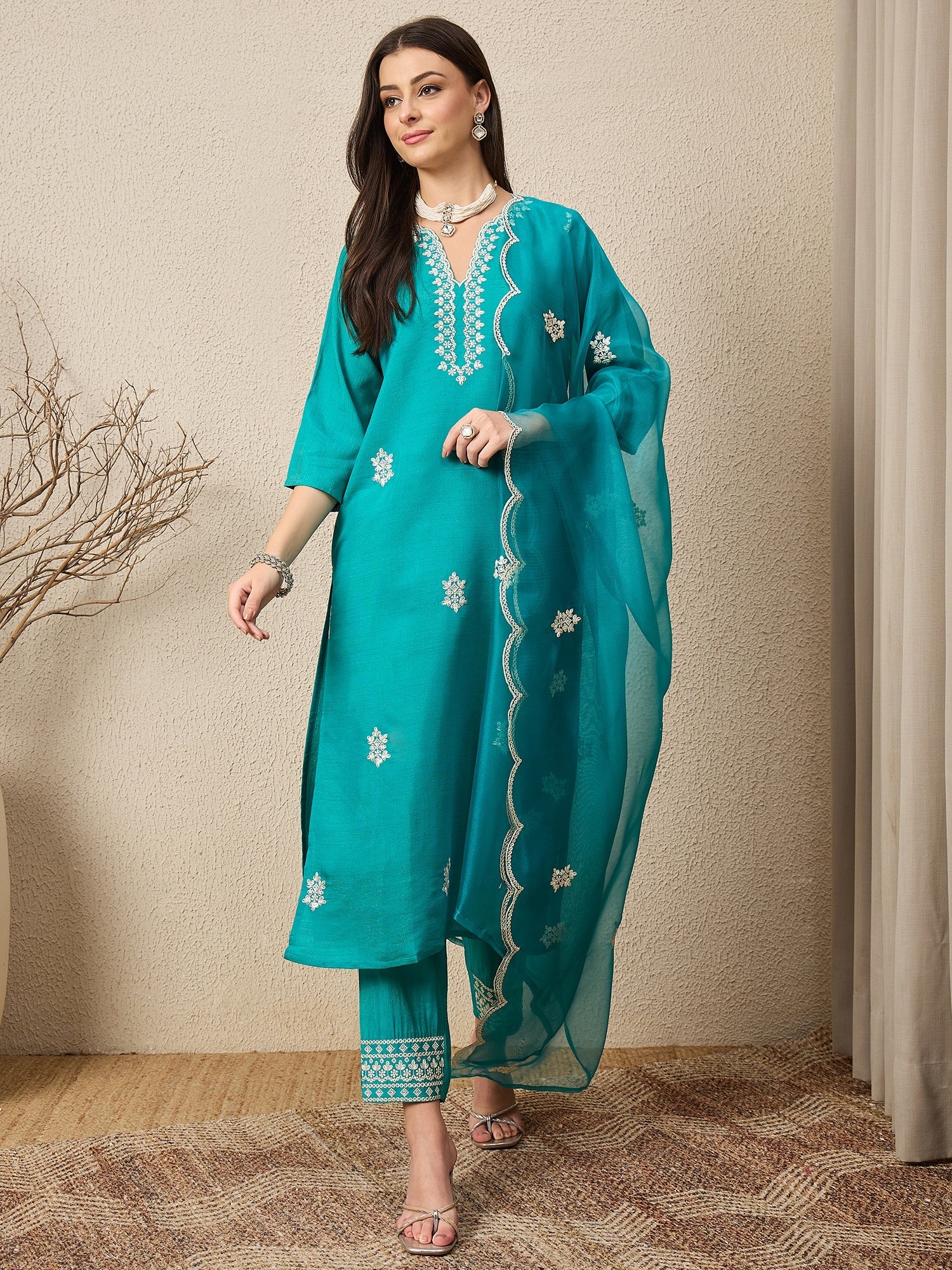 Saundh Blue Silk Blend Embroidered Kurta Set Suits - FitVibe Fashion