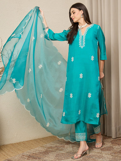 Saundh Blue Silk Blend Embroidered Kurta Set Suits - FitVibe Fashion