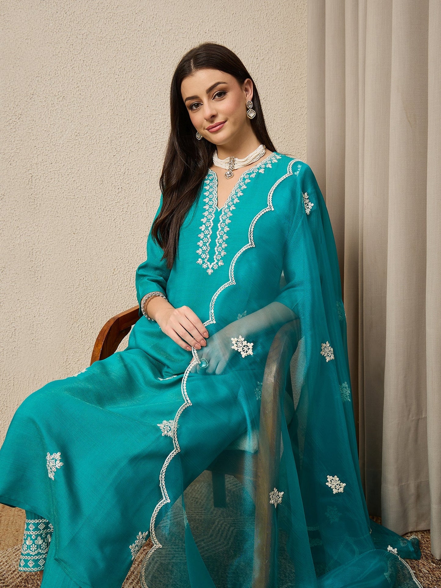 Saundh Blue Silk Blend Embroidered Kurta Set Suits - FitVibe Fashion