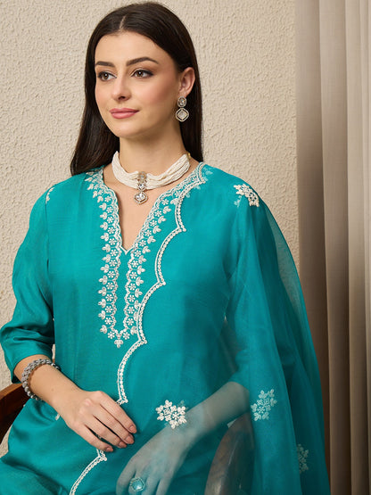 Saundh Blue Silk Blend Embroidered Kurta Set Suits - FitVibe Fashion