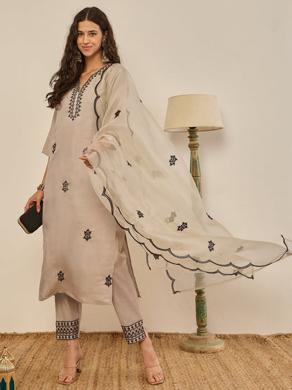 Saundh Grey Silk Blend Embroidered Kurta Set Suits - FitVibe Fashion